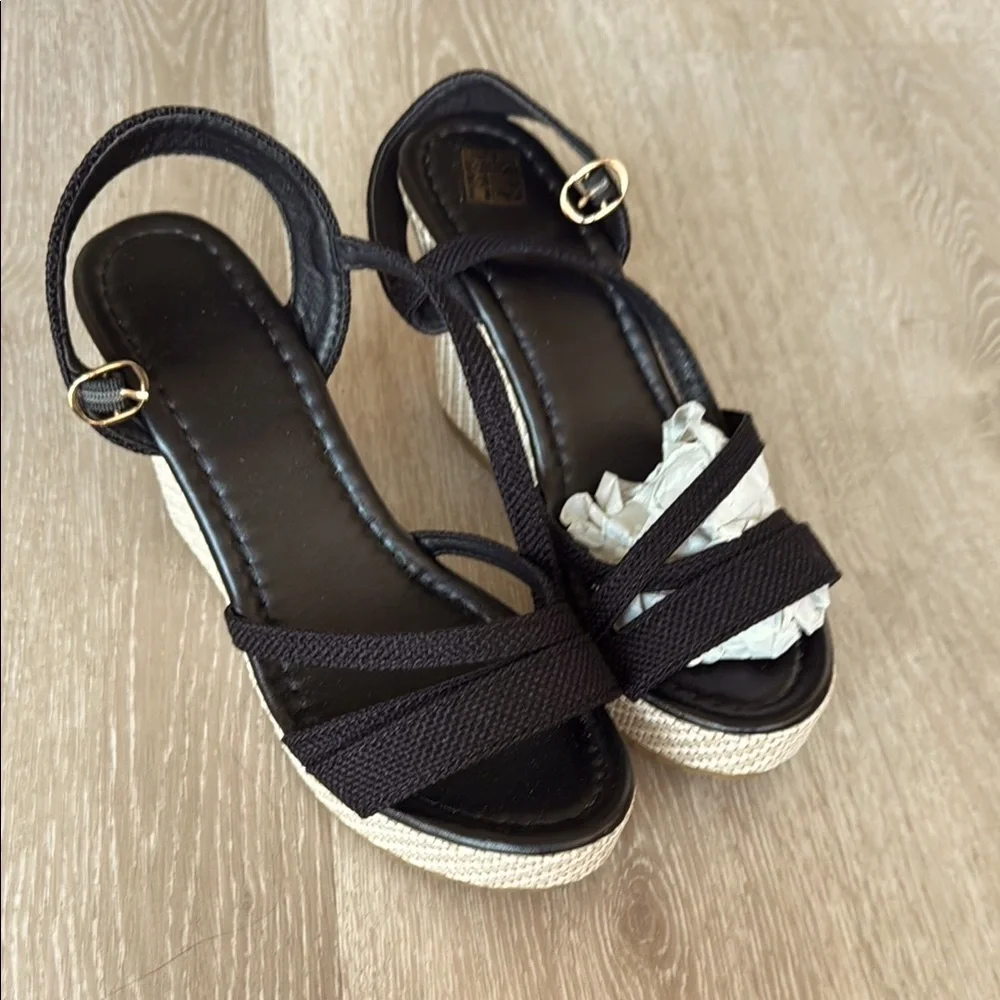 Nivea Black Espadrille Wedge Sandals NEW 🏷️